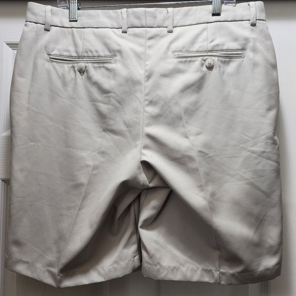 Greg Norman Collection Other - Greg Norman Shorts Men's 36 Cream Beige Golf Chino Pleated
